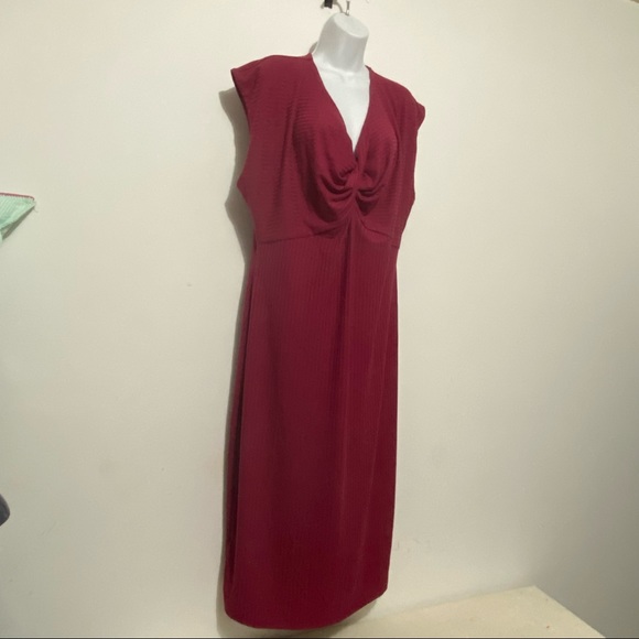 Lane Bryant Cap-Sleeve Twist-Neck Bodycon Wine Dress Size 22/24 - Picture 3 of 14